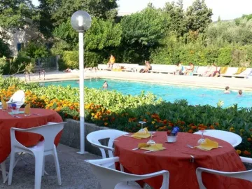 Camping - Saint-Quentin-la-Poterie - Languedoc-Roussillon - Le Moulin Neuf