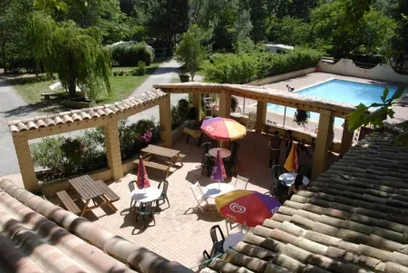 Camping - Salon-de-Provence - Provence-Alpes-Côte d'Azur - Le Nostradamus