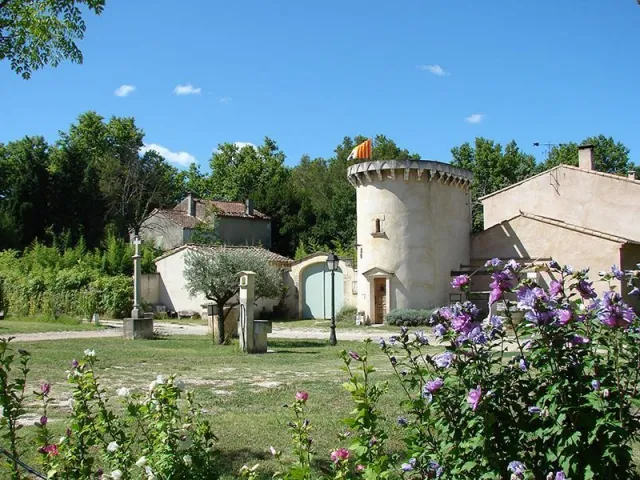 Camping - Saint-Rémy-de-Provence - Provence-Alpes-Côte d'Azur - Le Parc de la Bastide