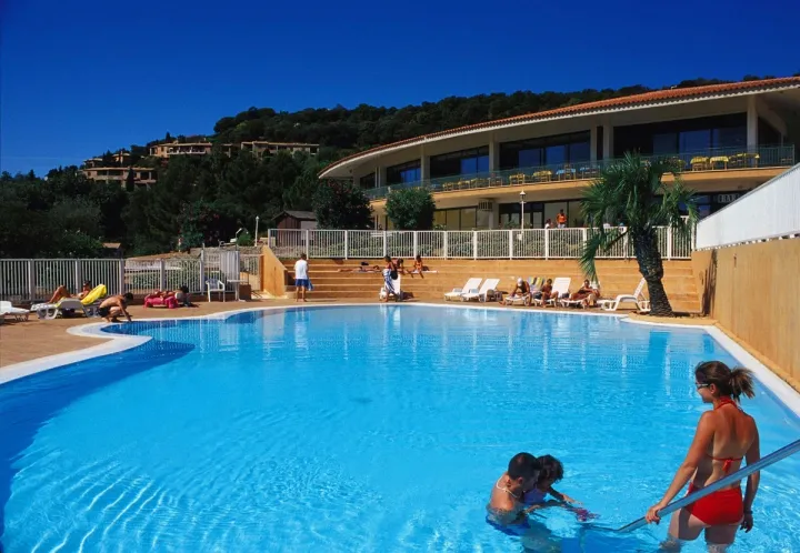 Camping - La Croix-Valmer - Provence-Alpes-Côte d'Azur - Versants