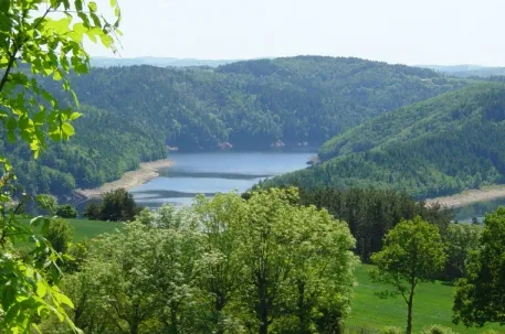 Camping - Ruynes en Margeride - Auvergne - Le Petit Bois