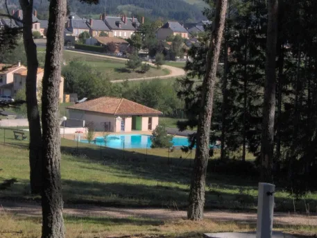 Camping - Ruynes en Margeride - Auvergne - Le Petit Bois