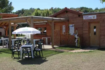 Camping - Lempdes-sur-Allagnon - Auvergne - Le Pont d'Allagnon