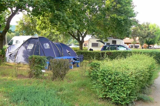 Camping - Lempdes-sur-Allagnon - Auvergne - Le Pont d'Allagnon