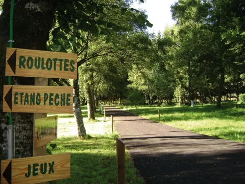 Camping - Saint-Sauves-d'Auvergne - Auvergne - Le Pont de la Dordogne