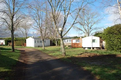 Camping Village des Bons-Hommes au Pré Cathare - Lavelanet