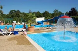 Camping - Cournon-d'Auvergne - Auvergne - Le Pré des Laveuses