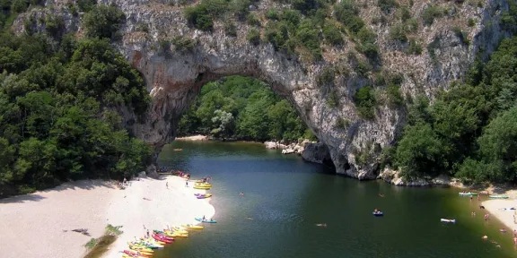 Camping - Vallon-Pont-d'Arc - Rhône-Alpes - Le Provençal