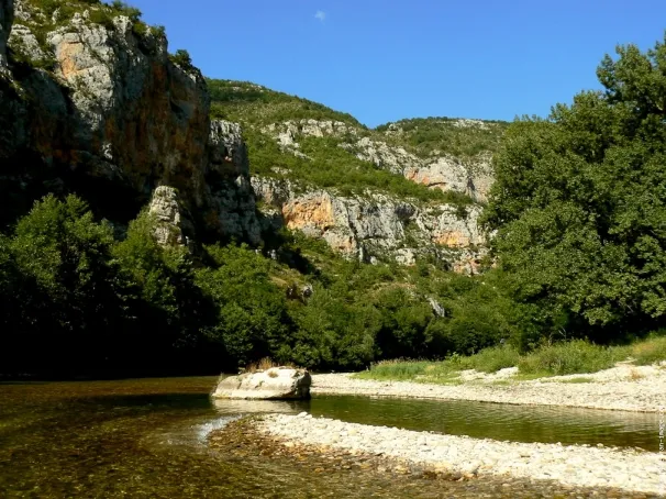 Camping - Les Vignes - Languedoc-Roussillon - Le Terrados