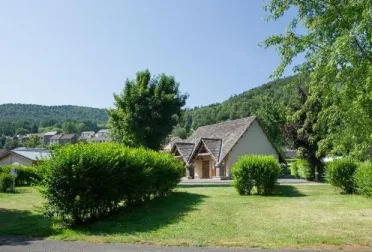 Camping - Bagnols-les-Bains - Languedoc-Roussillon - Le Tivoli