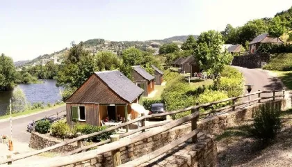 Camping - Entraygues-sur-Truyère - Midi-Pyrénées - Le Val de Saures