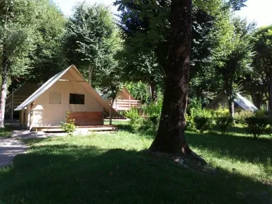 Camping - Entraygues-sur-Truyère - Midi-Pyrénées - Le Val de Saures
