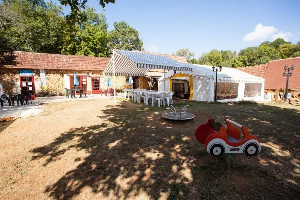 Camping - Proissans - Aquitaine - Le Val d'Ussel