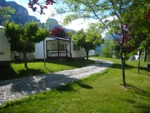 Camping - La Roche-de-Rame - Provence-Alpes-Côte d'Azur - Le Verger