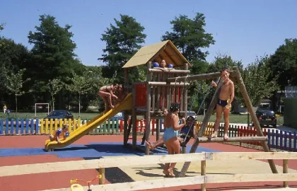 Camping - Saint-Sozy - Midi-Pyrénées - Le Village du Port