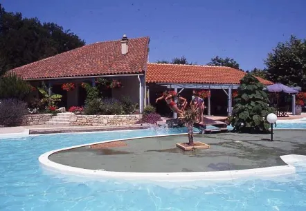 Camping - Saint-Sozy - Midi-Pyrénées - Le Village du Port