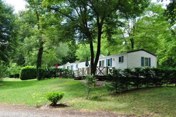 Camping - Monceaux-sur-Dordogne - Limousin - L'Echo du Malpas