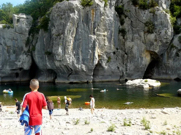 Camping - Berrias et Casteljau - Rhône-Alpes - Les Actinidias