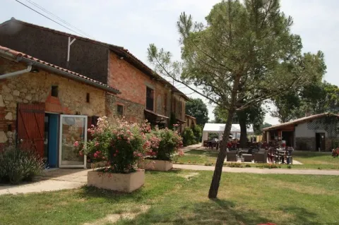 Camping - Caraman - Midi-Pyrénées - Les Aillos - Domaine Naturiste