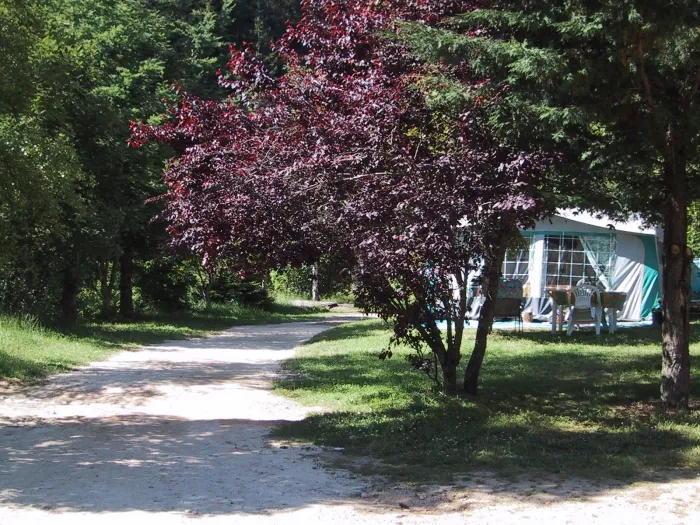 Camping - Saint-Cirgues-en-Montagne - Rhône-Alpes - Les Airelles