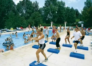 Camping - Badefols-sur-Dordogne - Aquitaine - Les Bö-Bains