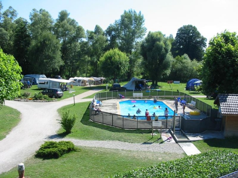 Camping Les Bords du Guiers - Saint-Genix-sur-Guiers