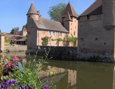 Camping - La Clayette - Bourgogne - Les Bruyères