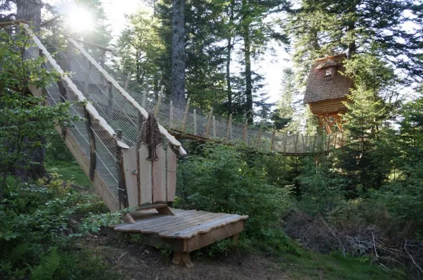 Camping - La Tour-d'Auvergne - Auvergne - Les Cabanes des Volcans