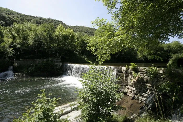 Camping - Saint-Pons de Thomières - Languedoc-Roussillon - Les Cerisiers du Jaur