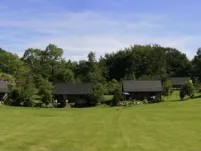 Camping - Marchal - Auvergne - Les Chalets de l'Eau Verte