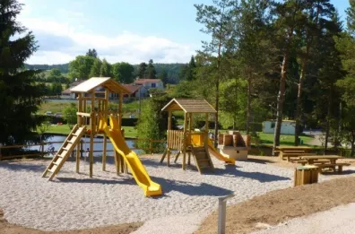 Camping - Usson-en-Forez - Rhône-Alpes - Les Chalets du Haut-Forez