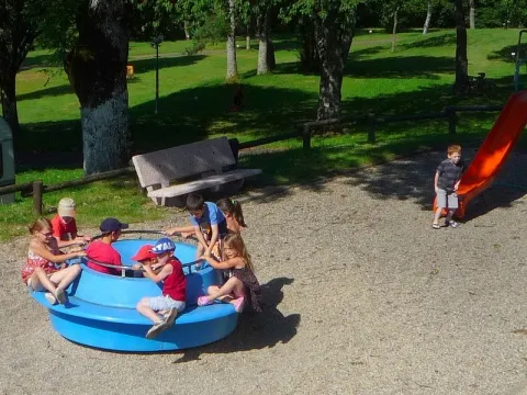 Camping - Saint-Rémy-sur-Durolle - Auvergne - Les Chanterelles