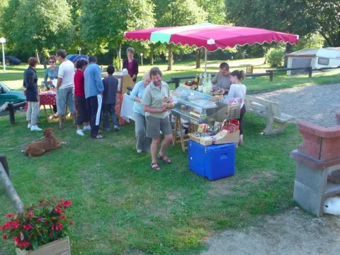 Camping - Saint-Rémy-sur-Durolle - Auvergne - Les Chanterelles