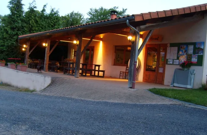 Camping - Olliergues - Auvergne - Les Chelles