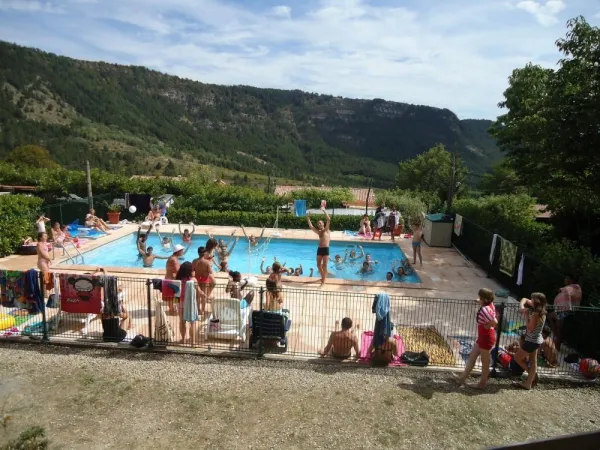Camping - Vesseaux - Rhône-Alpes - Les Chênes