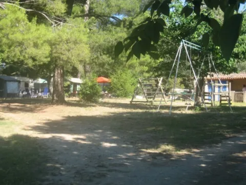Camping - Cabrières-d'Aigues - Provence-Alpes-Côte d'Azur - Les Chênes Verts