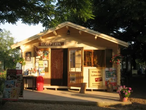 Camping - Cabrières-d'Aigues - Provence-Alpes-Côte d'Azur - Les Chênes Verts