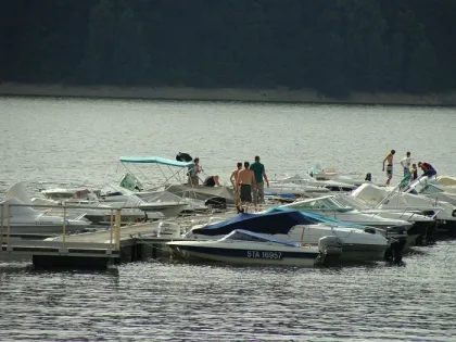 Camping - Lanobre - Auvergne - Le Lac de la Siauve