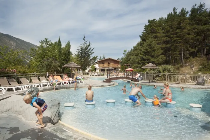 Camping - Castellane - Provence-Alpes-Côte d'Azur - Les Collines de Castellane