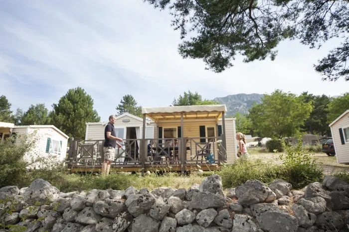 Camping - Castellane - Provence-Alpes-Côte d'Azur - Les Collines de Castellane