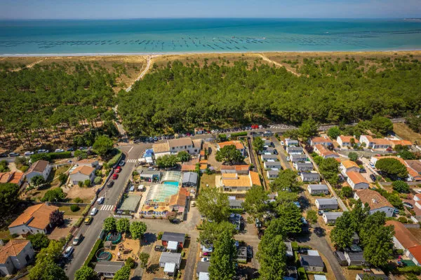 Camping - La Faute-sur-Mer - Pays de Loire - Les Flots Bleus