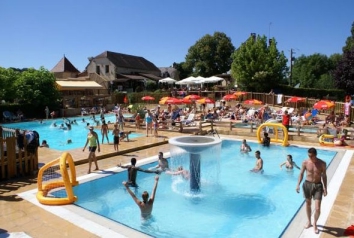 Camping - Les Grottes des Roffy - Sainte-Nathalène - Aquitaine - France Camping - Les Grottes des Roffy - Sainte-Nathalène - Aquitaine - France