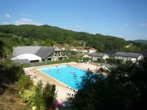 Camping - Lissac-sur-Couze - Limousin - Les Hameaux du Perrier