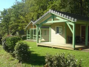 Camping - Lissac-sur-Couze - Limousin - Les Hameaux du Perrier