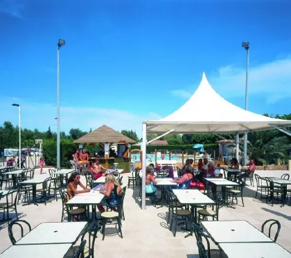 Camping - Saint-Aygulf - Provence-Alpes-Côte d'Azur - Les Jardins du Maï-Taï
