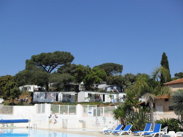Camping - Les Lauriers Roses - Saint-Aygulf - Provence-Alpes-Côte d'Azur - France Camping - Les Lauriers Roses - Saint-Aygulf - Provence-Alpes-Côte d'Azur - France