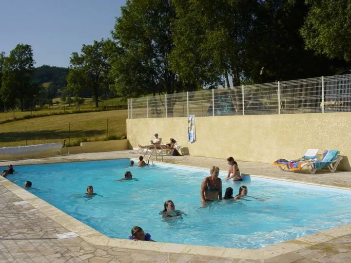 Camping - Saint-Clément-de-Valorgue - Auvergne - Les Narcisses