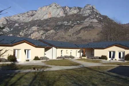 Camping - Les Cabannes - Midi-Pyrénées - Les Oustalous