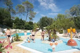 Camping - La Colle-sur-Loup - Provence-Alpes-Côte d'Azur - Les Pinèdes