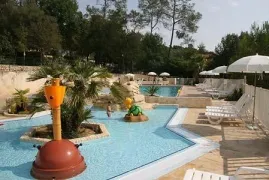 Camping - La Colle-sur-Loup - Provence-Alpes-Côte d'Azur - Les Pinèdes